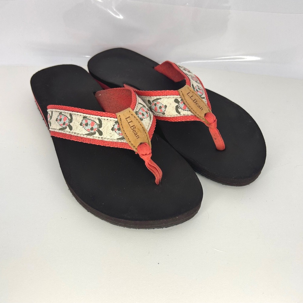 L.L.Bean Coastal Grandmother Turtle Print Flip Flops Size 8 Nautical Sandals